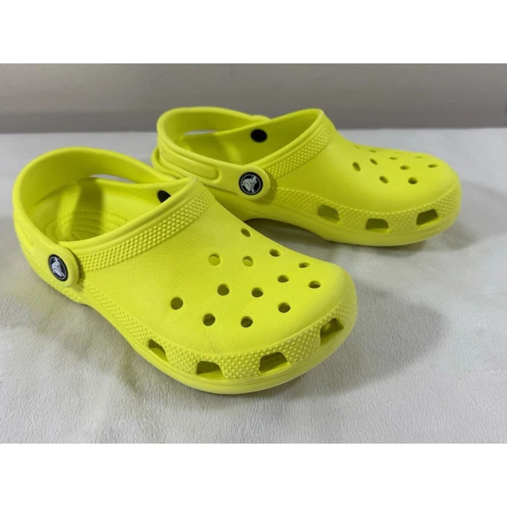 Crocs Classic Clog Youth Kids Size J2 Volt Yellow Slip On Comfort Shoes